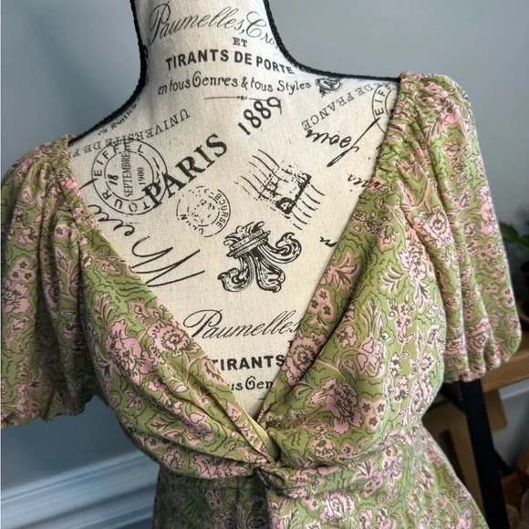 Puff Sleeve Sweetheart Dress - Picture 4 of 5